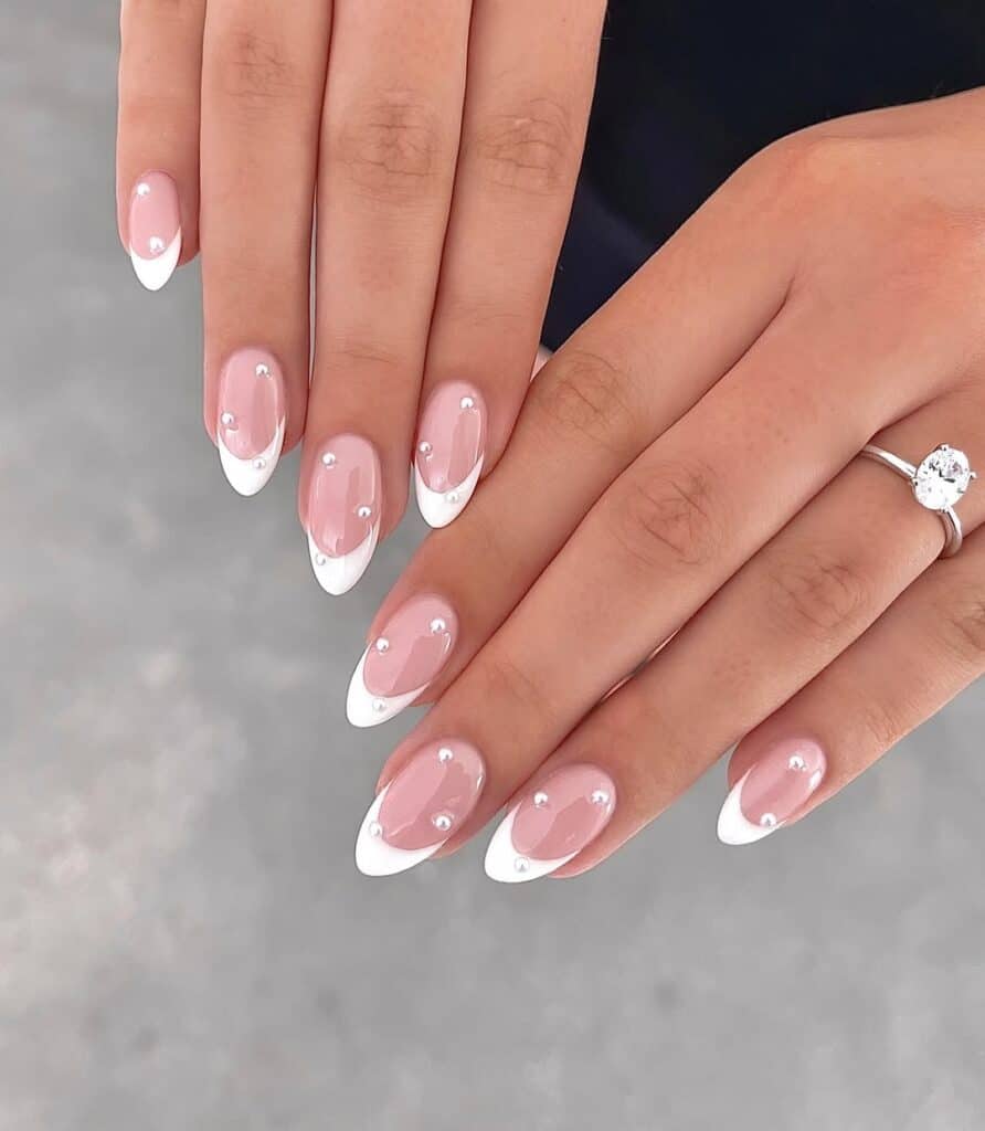 Image courtesy of instagram.com:peachinails
