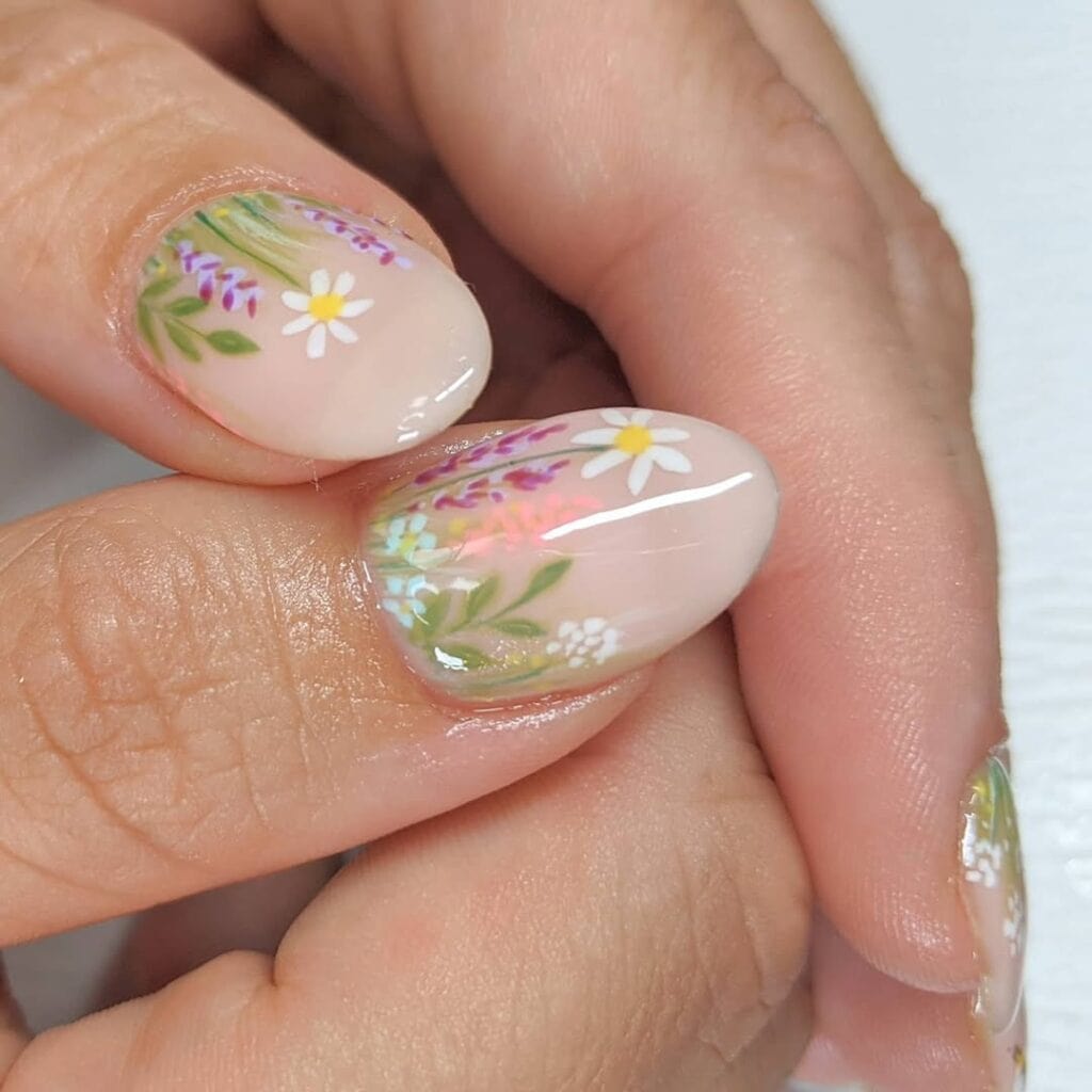 Image courtesy of instagram.com:sadieellen nails