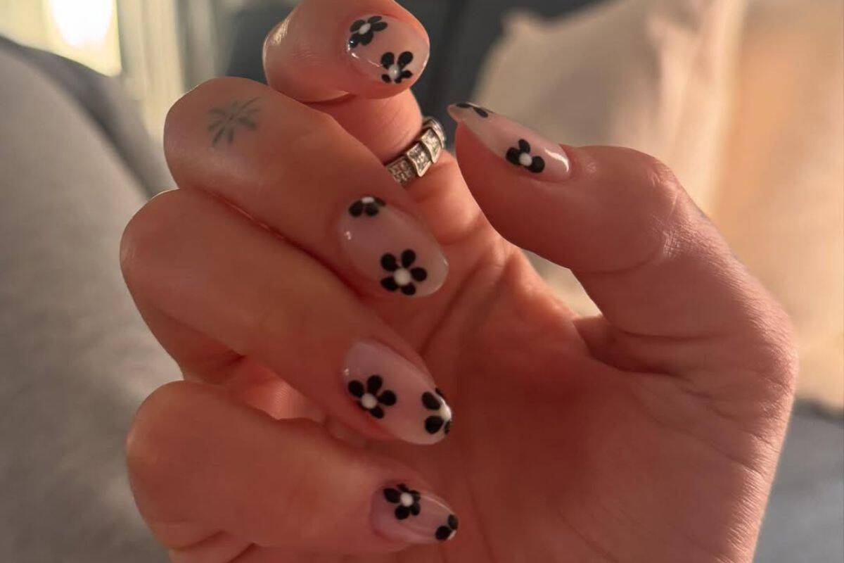 Image courtesy of Instagram.com/dualipa