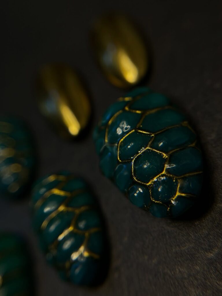 Image courtesy of instagram.com:favored.hands