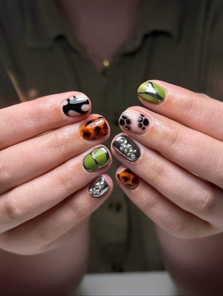 Image courtesy of instagram.com:victorianicholnails