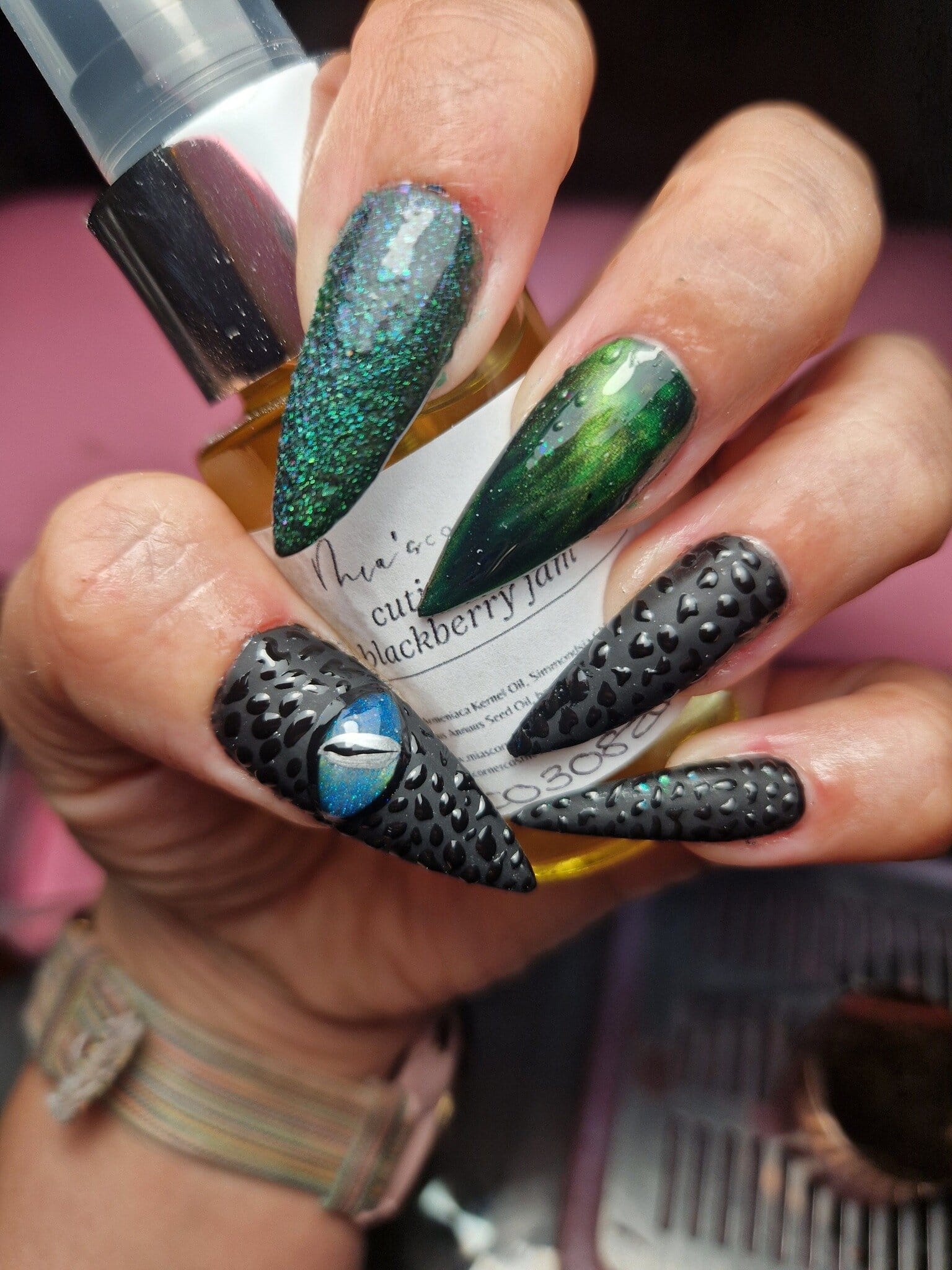 Image courtesy of nails by gemma