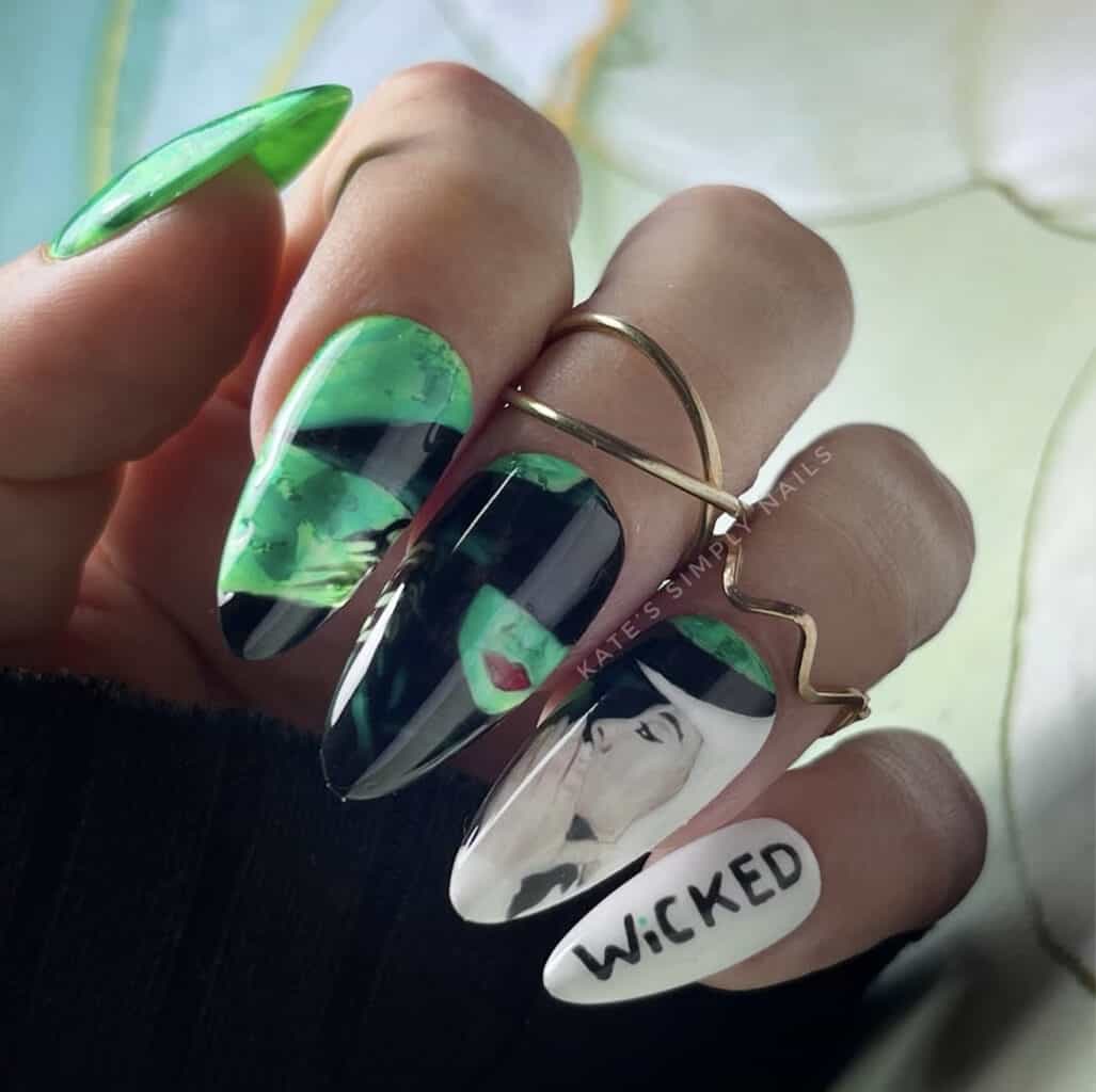 Image courtesy of Instagram.com:katessimplynails
