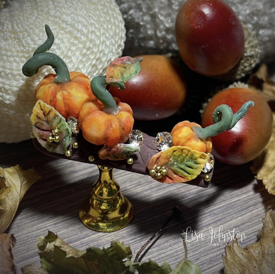 Image courtesy of lisa johnston nail artist