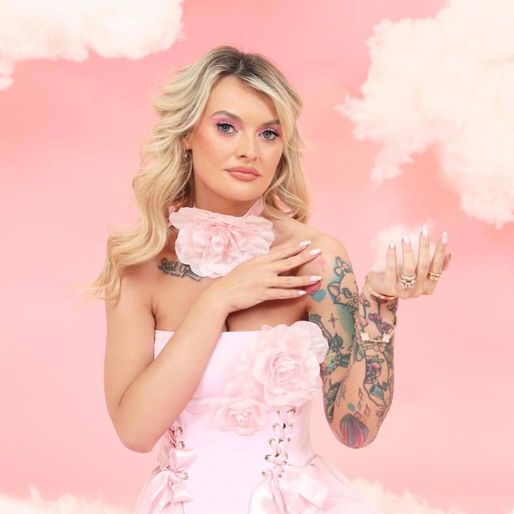 B85082fa 7fe6 4ce6 9df0 d22c56473dab 251030142457 5 annabel maginnis