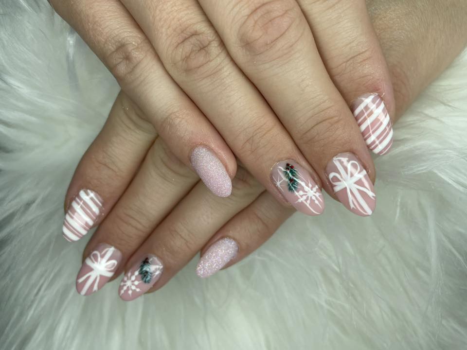 Image courtesy of Amanda Barkham Nail Artist