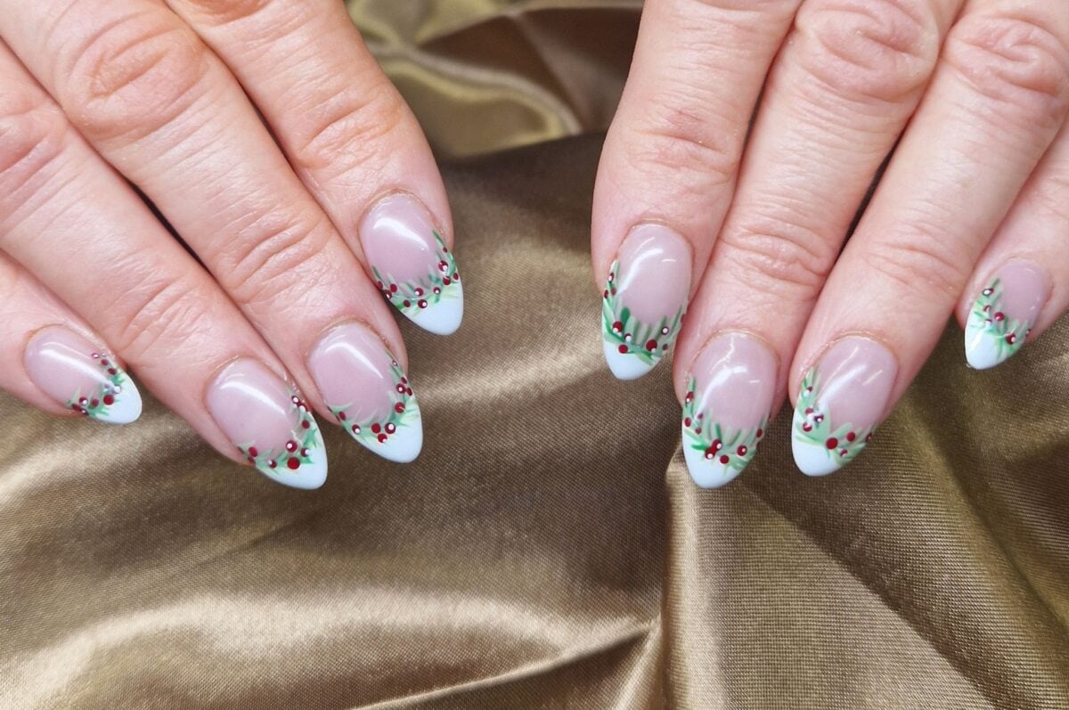 Image courtesy of Beautina nails