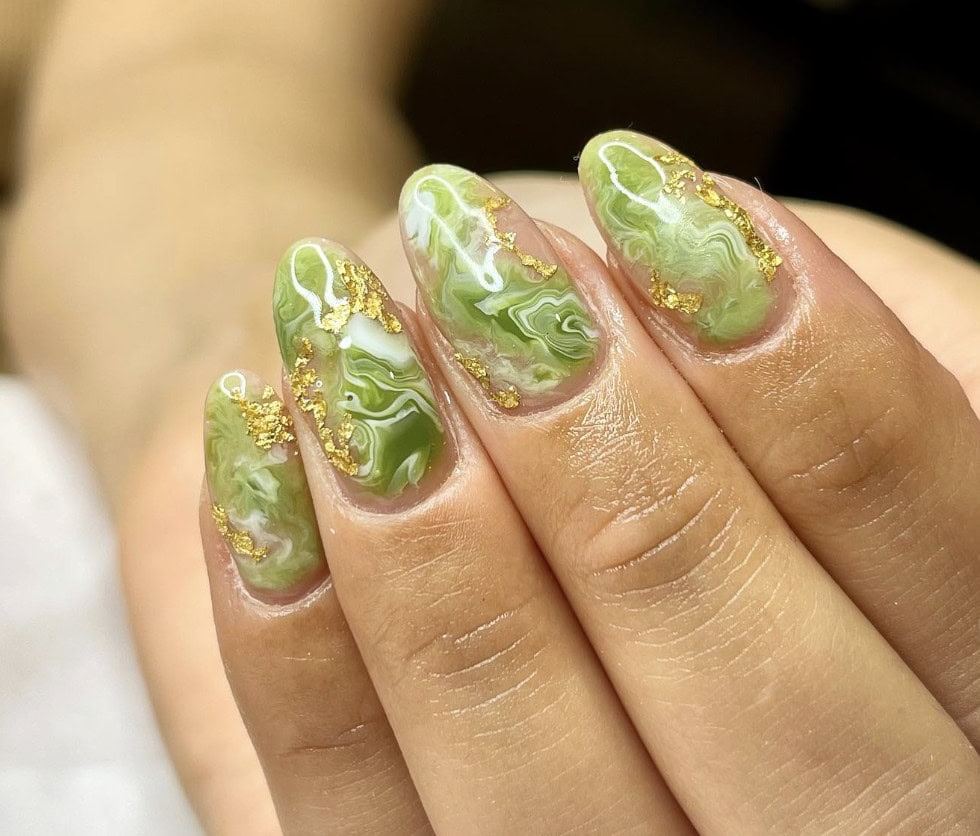 Image courtesy of Instagram.com/frayeresnails