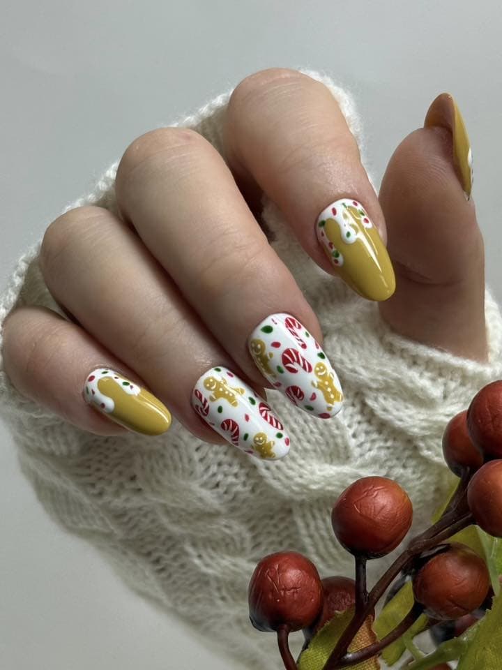 Image courtesy of Oksana Smirnova Nails