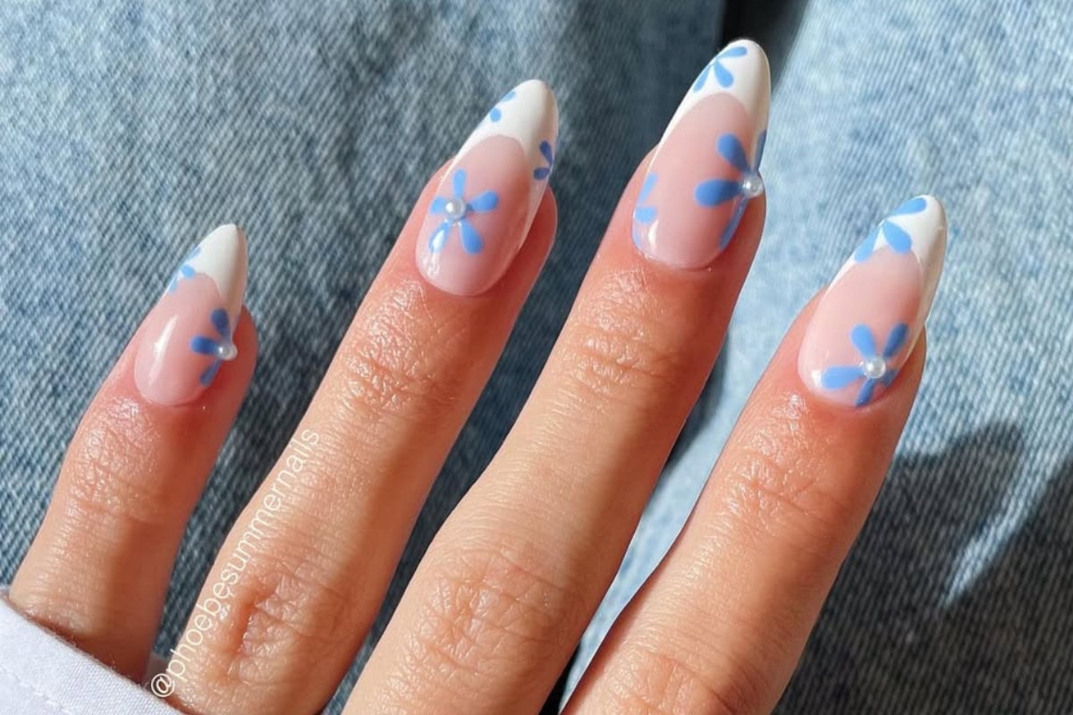 Spring French tips @phoebesummernails