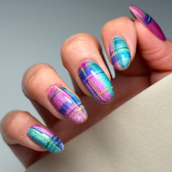 Jiak party tartan nails